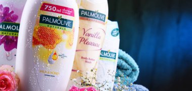 Poznan, Pol - Jul 4, 2019: Palmolive Ürünleri, Amerikan şirketi Colgate-Palmolive tarafından üretilen kozmetik markası. Bu 1898 yılında tanıtıldı ve küresel satılmaktadır.