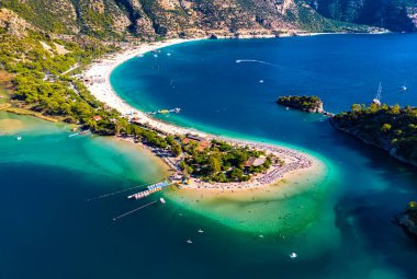 Mugla ilinin Fethiye ilçesine bağlı Oludeniz hava manzarası
