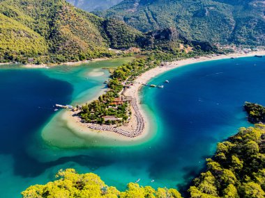 Mugla ilinin Fethiye ilçesine bağlı Oludeniz hava manzarası