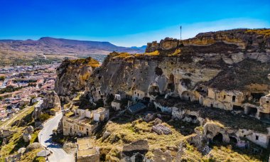 Kapadokya 'nın Nevsehir ilindeki Urgup manzarası.