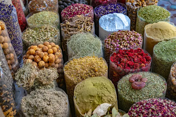 Verscheidenheid Aan Kruiden Specerijen Souq Muttrah Muscat Oman Rechtenvrije Stockfoto's