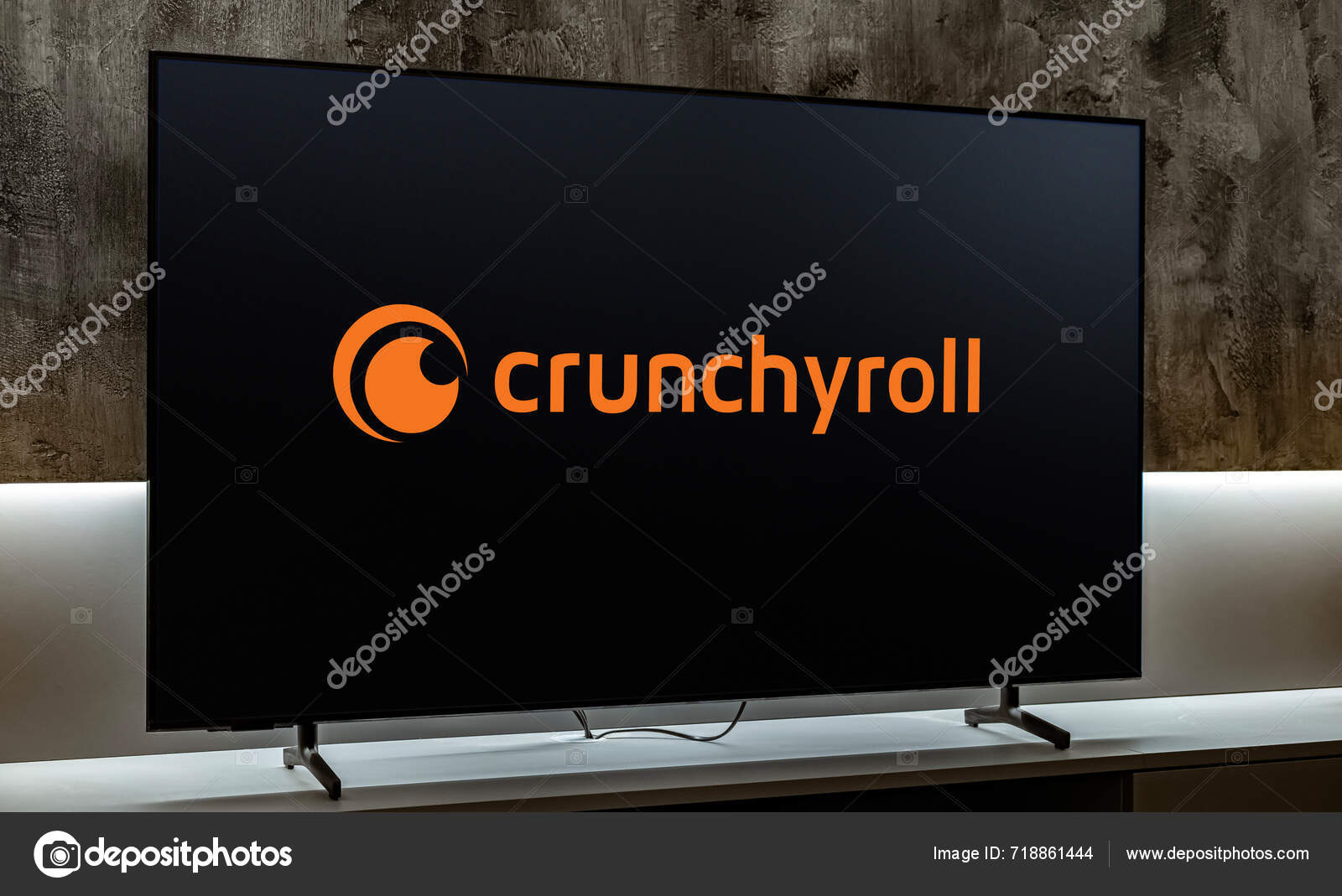 Poznan Pol May 2024 Flat Screen Set Displaying Logo Crunchyroll — Stock