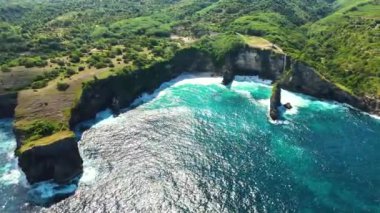 Endonezya 'nın Nusa Penida Adası' ndaki Korawa Plajı