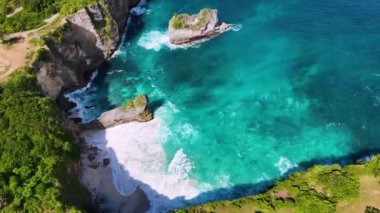 Endonezya 'nın Nusa Penida Adası' ndaki Korawa Plajı