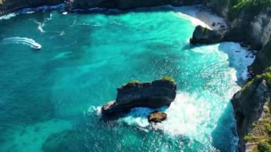 Endonezya 'nın Nusa Penida Adası' ndaki Korawa Plajı