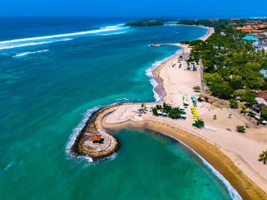 Güney Bali, Endonezya 'da Denpasar civarındaki Nusa Dua tatil köyü manzarası