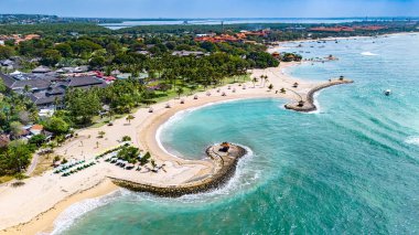 Güney Bali, Endonezya 'da Denpasar civarındaki Nusa Dua tatil köyü manzarası