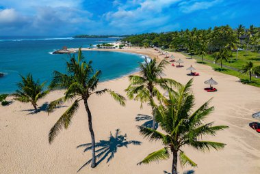 Güney Bali, Endonezya 'da Denpasar civarındaki Nusa Dua tatil köyü manzarası