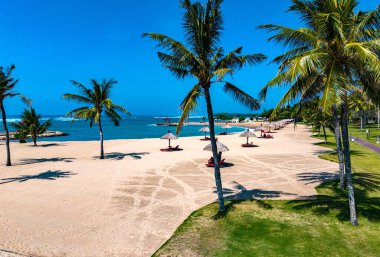 Güney Bali, Endonezya 'da Denpasar civarındaki Nusa Dua tatil köyü manzarası