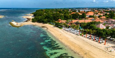 Denpasar, Bali, Endonezya 'daki Mertasi Sahili manzarası