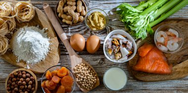 Yumurta, süt, soya, fındık, balık, deniz ürünleri, buğday unu, hardal, kurutulmuş kayısı ve kereviz de dahil olmak üzere genel gıda alerjisi olan bileşim.