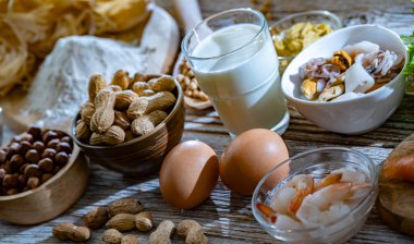 Yumurta, süt, soya, fındık, balık, deniz ürünleri, buğday unu, hardal, kurutulmuş kayısı ve kereviz de dahil olmak üzere genel gıda alerjisi olan bileşim.