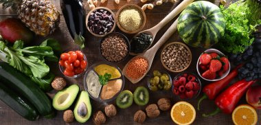 Vegan diyeti temsil eden gıda ürünleri. Vejetaryenlik.
