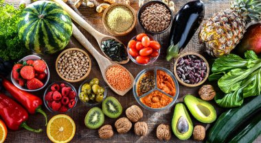 Vegan diyeti temsil eden gıda ürünleri. Vejetaryenlik.