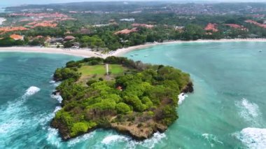 Güney Bali, Endonezya 'da Denpasar civarındaki Nusa Dua tatil köyü manzarası