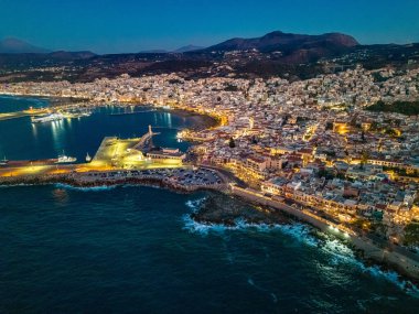 Yunanistan 'ın Girit kentindeki Rethymno kentinin hava manzarası.