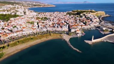 Yunanistan 'ın Girit kentindeki Rethymno kentinin hava manzarası.
