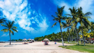 Güney Bali, Endonezya 'da Denpasar civarındaki Nusa Dua plajı