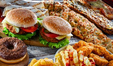 Yiyecekler kanser riskini arttırıyor. Abur cubur.