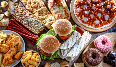 Yiyecekler kanser riskini arttırıyor. Abur cubur.