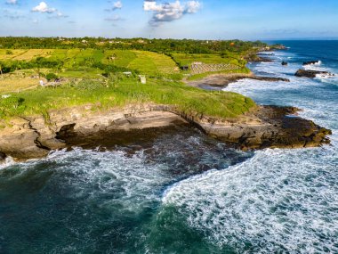 Tanah Lot yakınlarındaki uçurum kıyısı, Bali, Endonezya