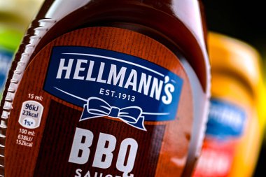 POZNAN, POL - 7 AUG 2024 Hellmann 'ın ürünleri, İngiliz çokuluslu Unilever şirketine ait Amerikan markaları