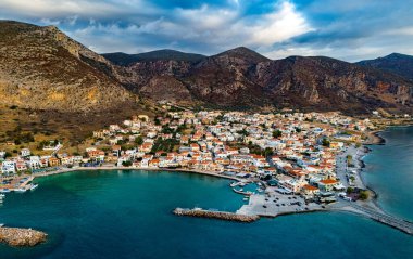 Yunanistan 'ın Laconia kentindeki Monemvasia kentinin havadan görünüşü.