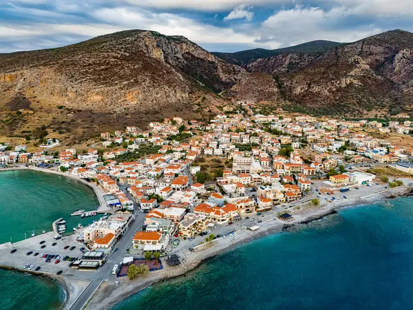 Yunanistan 'ın Laconia kentindeki Monemvasia kentinin havadan görünüşü.
