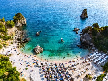 Parga 'daki Piso Krioneri plajı, Preveza, Epirus, Yunanistan.