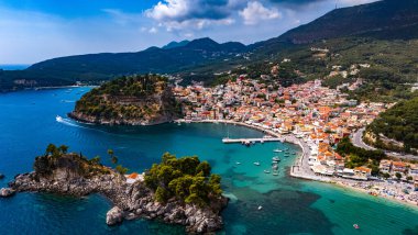 Yunanistan 'ın Epirus kentindeki Preveza bölgesindeki Parga' nın hava manzarası.