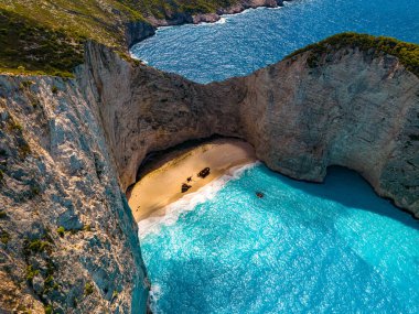 Yunanistan 'ın İyon Adaları' ndaki Zakynthos sahilindeki Navagio Plajı veya Batık Plajı