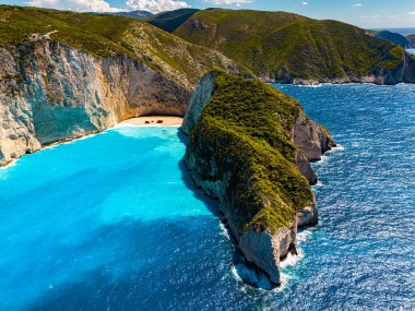 Yunanistan 'ın İyon Adaları' ndaki Zakynthos sahilindeki Navagio Plajı veya Batık Plajı