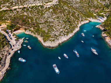 Porto Vromi Plajı, Zakynthos kıyısı, Yunanistan 'ın İyon Adaları