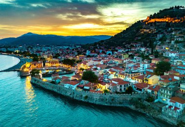 Yunanistan 'ın Korint Körfezi yakınlarındaki Aetolia-Acarnania kentindeki Nafpaktos kenti