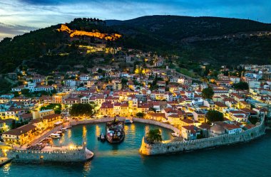 Yunanistan 'ın Korint Körfezi yakınlarındaki Aetolia-Acarnania kentindeki Nafpaktos kenti