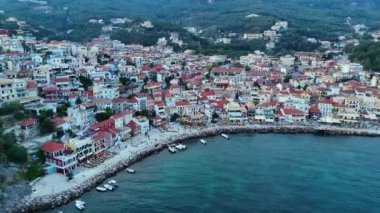 Yunanistan 'ın Epirus kentindeki Preveza bölgesindeki Parga' nın hava manzarası