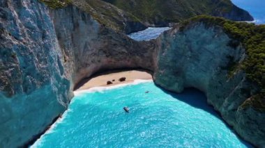 Zakynthos, Yunanistan 'daki Navagio plajı.