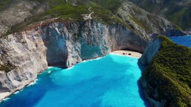 Zakynthos, Yunanistan 'daki Navagio plajı.