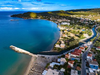Yunanistan 'ın İyon Adaları' ndaki Zakynthos kıyısındaki Alykes 'in hava manzarası