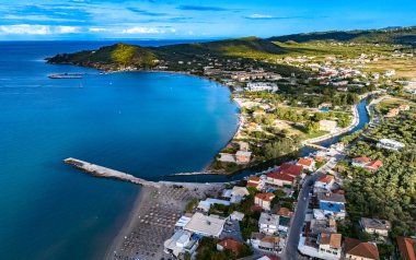 Yunanistan 'ın İyon Adaları' ndaki Zakynthos kıyısındaki Alykes 'in hava manzarası