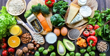 Osteoporoz ve sağlıklı kemikler için önerilen gıda ürünleri.