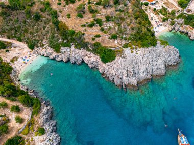 Yunanistan 'ın Zakynthos kıyısındaki Agrimotosikia Plajı.