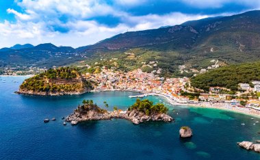Yunanistan 'ın Epirus kentindeki Preveza bölgesindeki Parga' nın hava manzarası.