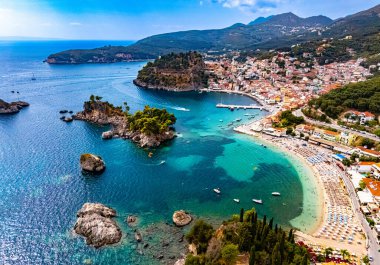 Yunanistan 'ın Epirus kentindeki Preveza bölgesindeki Parga' nın hava manzarası.
