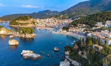 Yunanistan 'ın Epirus kentindeki Preveza bölgesindeki Parga' nın hava manzarası.
