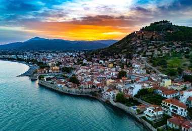 Yunanistan 'ın Korint Körfezi yakınlarındaki Aetolia-Acarnania kentindeki Nafpaktos kenti