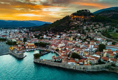 Yunanistan 'ın Korint Körfezi yakınlarındaki Aetolia-Acarnania kentindeki Nafpaktos kenti