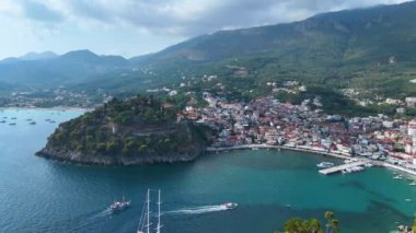 Yunanistan 'ın Epirus kentindeki Preveza bölgesindeki Parga' nın hava manzarası