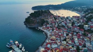 Yunanistan 'ın Epirus kentindeki Preveza bölgesindeki Parga' nın hava manzarası