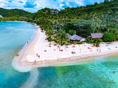 Filipinler 'in Palawan Adası' nın kuzeyindeki El Nido yakınlarında Las Cabanas Plajı